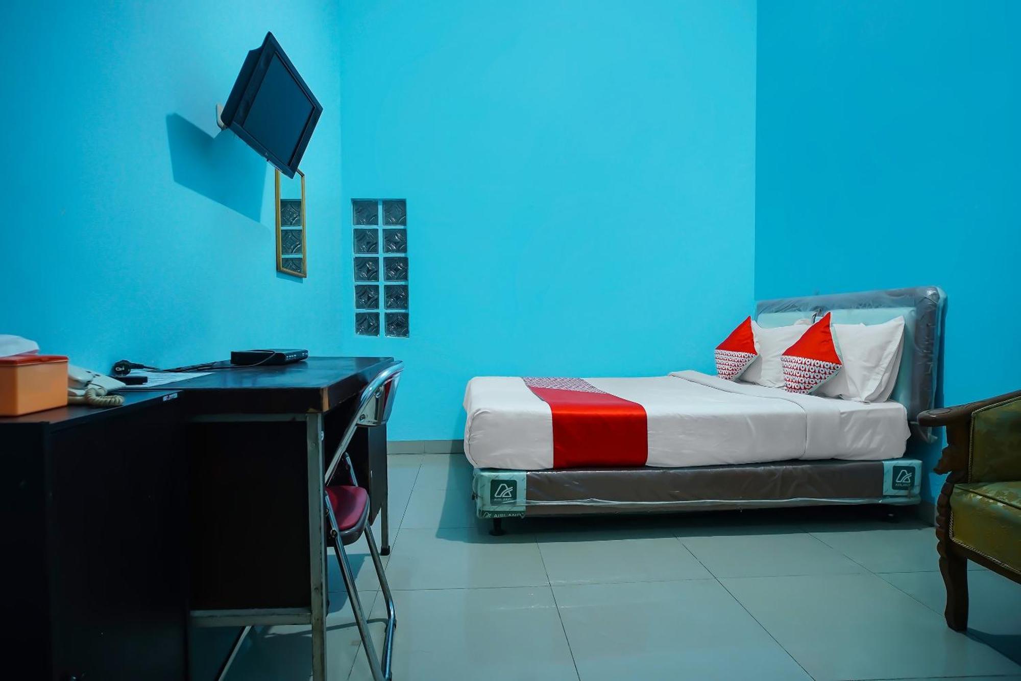 Oyo 92577 Hotel Sidikalang Near Kejaksaan Negeri Dairi Екстер'єр фото