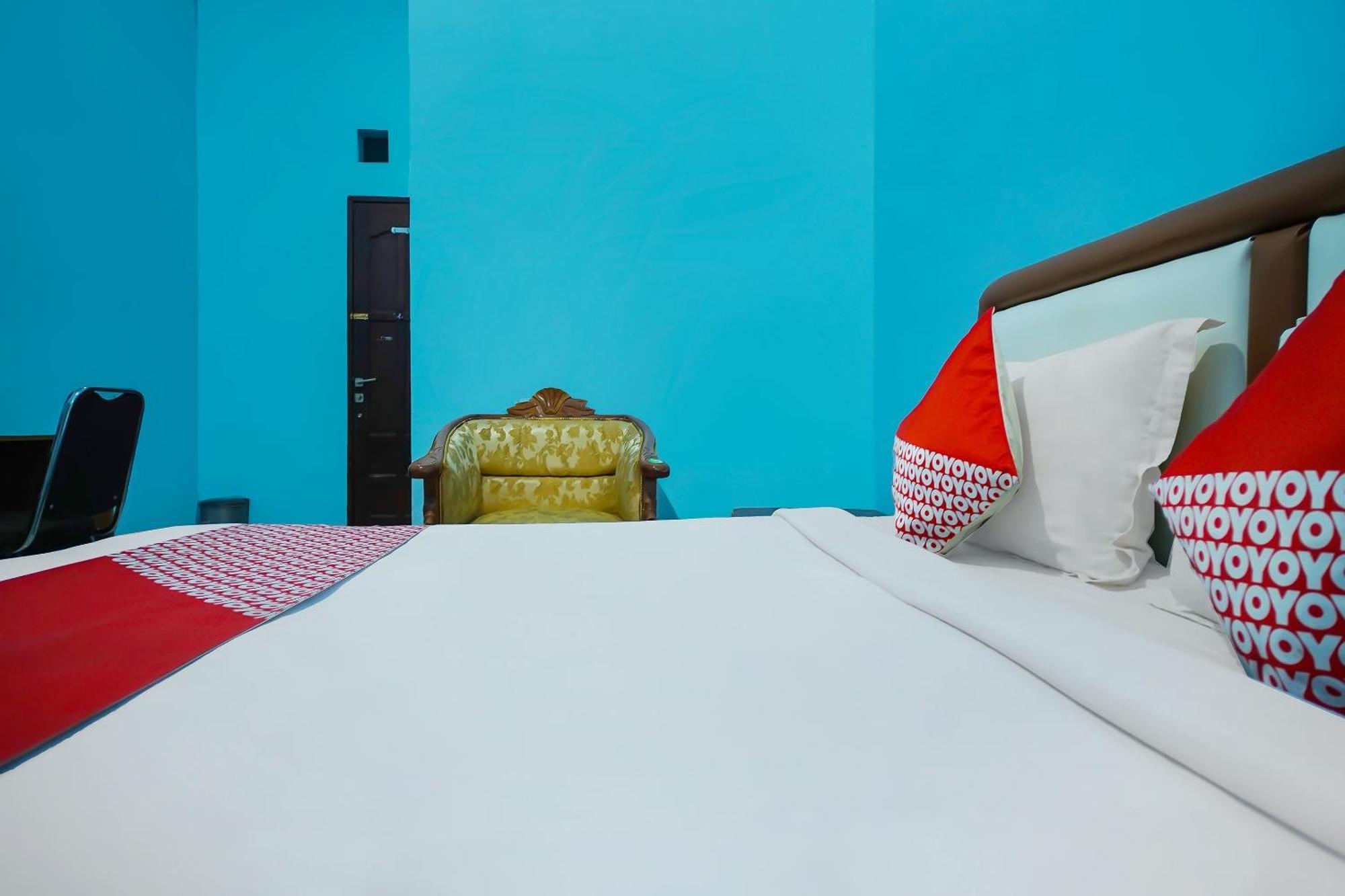 Oyo 92577 Hotel Sidikalang Near Kejaksaan Negeri Dairi Екстер'єр фото