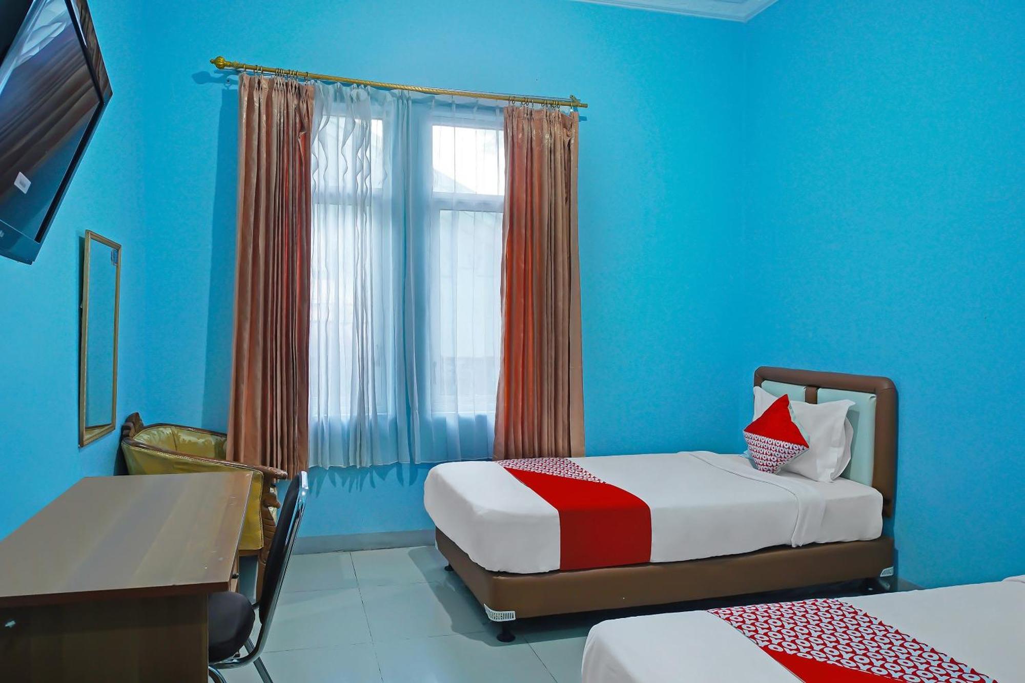 Oyo 92577 Hotel Sidikalang Near Kejaksaan Negeri Dairi Екстер'єр фото
