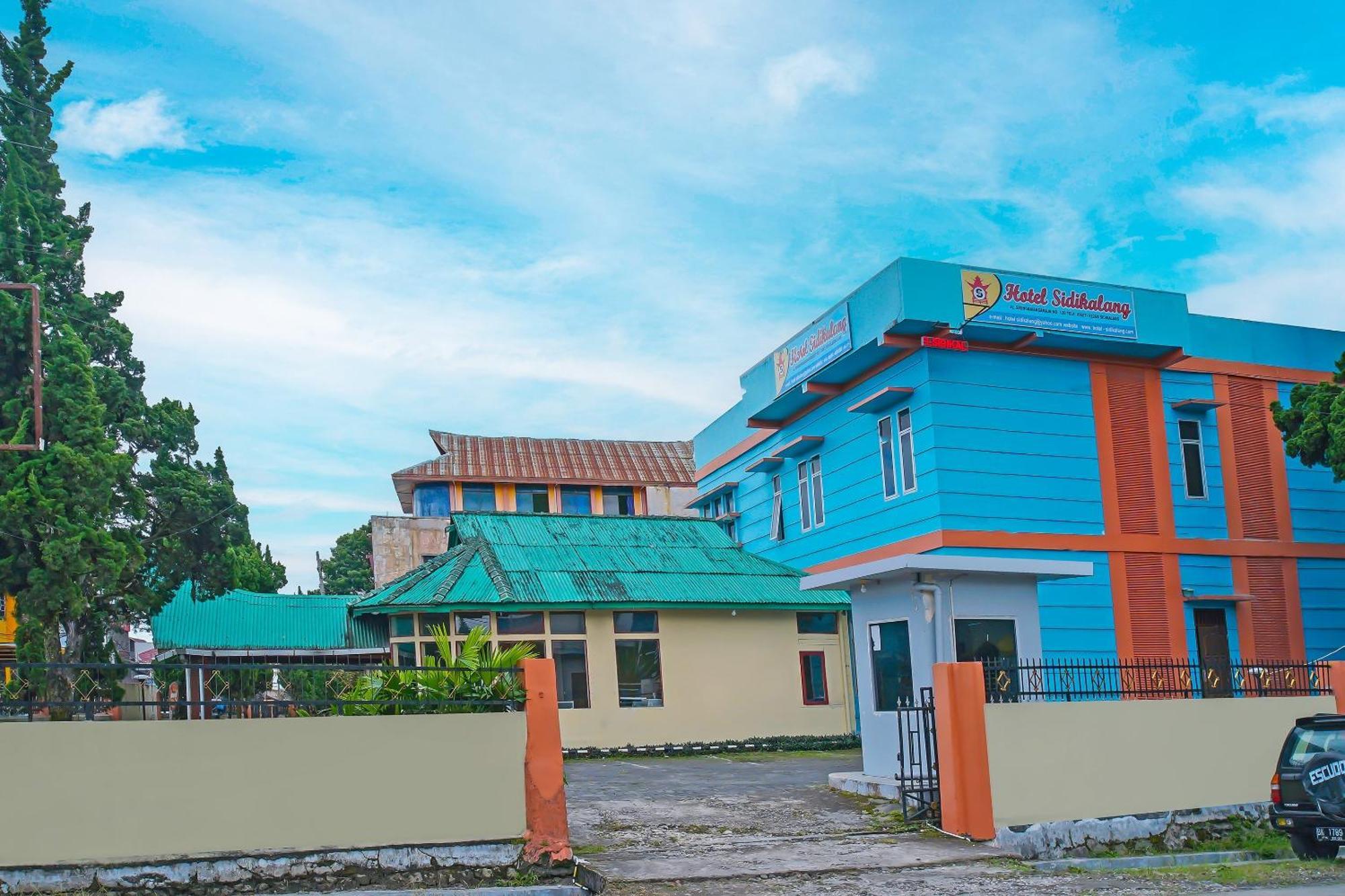 Oyo 92577 Hotel Sidikalang Near Kejaksaan Negeri Dairi Екстер'єр фото