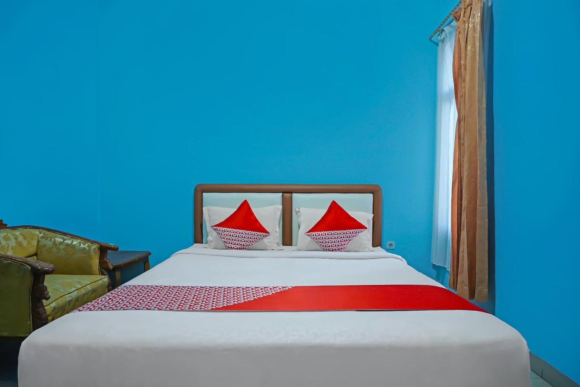 Oyo 92577 Hotel Sidikalang Near Kejaksaan Negeri Dairi Екстер'єр фото